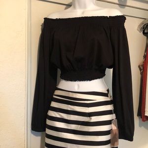 Black off the shoulder long sleeve crop top